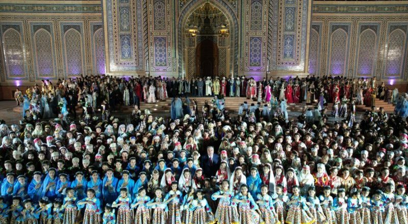 Сарвари давлат Эмомалӣ Раҳмон дар шаҳри Хуҷанд дар чорабинии фарҳангиву таърихии «Қалъаи Хуҷанд» иштирок намуданд