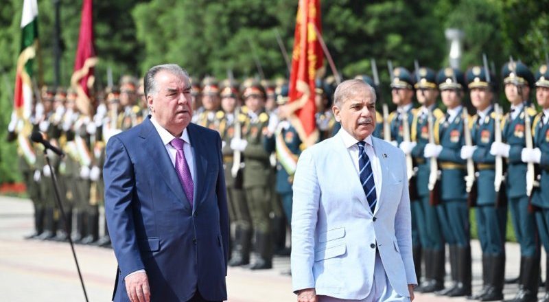 Сафари расмии Сарвазири Ҷумҳурии Исломии Покистон Шаҳбоз Шариф ба Ҷумҳурии Тоҷикистон оғоз шуд