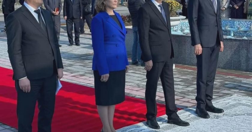 Муҷассамаи Шамсиддин Шоҳин дар маркази ноҳия