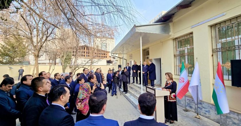 Ифтитоҳи пажӯҳишгоҳи фарҳанги форсӣ-тоҷикӣ