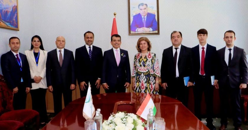 Мулоқот бо директори генералии ИСЕСКО