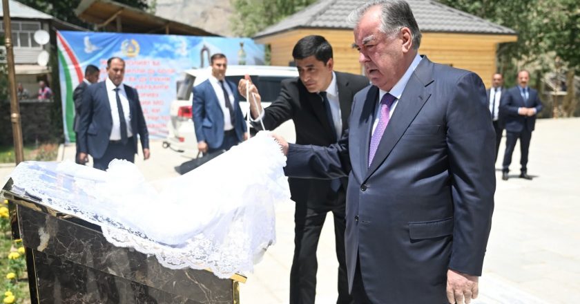 Ифтитоҳи боғи фарҳангу фароғатӣ дар ноҳияи Роштқалъа