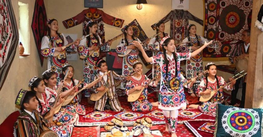 Боздид аз деҳаи этнографии комплекси сайёҳии “ЗЕВ.С” дар деҳаи Зеви ноҳияи Дарвоз