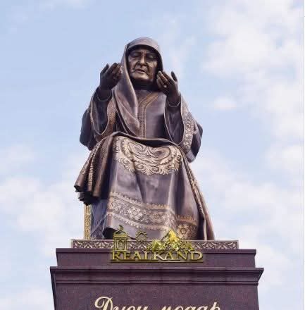 РӮЗИ МОДАР МУБОРАК!