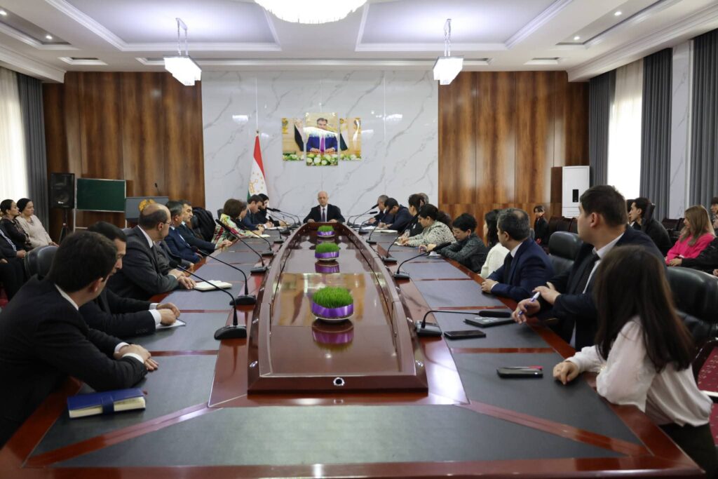 Мулоқот бо ҳайати мунтахаби Ҷумҳурии Тоҷикистон ҷиҳати иштирок дар нахустин Бозиҳои Делфии ҷавонони давлатҳои аъзои Созмони ҳамкории Шанхай