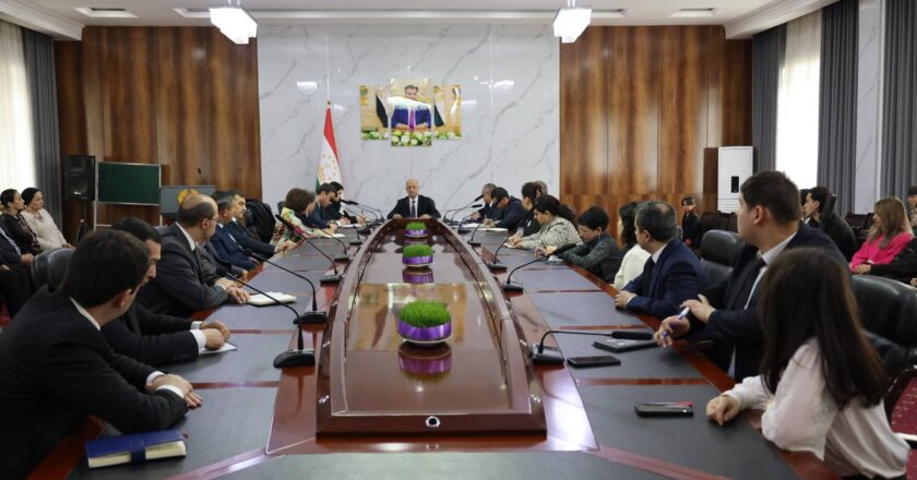 Мулоқот бо ҳайати мунтахаби Ҷумҳурии Тоҷикистон ҷиҳати иштирок дар нахустин Бозиҳои Делфии ҷавонони давлатҳои аъзои Созмони ҳамкории Шанхай