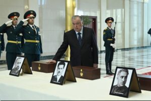 КОРНОМАИ ТАЪРИХИИ ПЕШВОИ МИЛЛАТ 